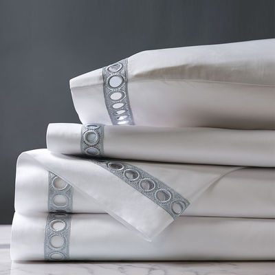 Cama de cama más barata 100% de poliéster de microfibra de encaje con alfombra Cama de novia de lujo 3/4 piezas