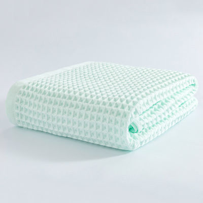 Blanco de algodón suave Waffle tejido 1pc cantidad Lavado y teñido perfecto para el bebé
