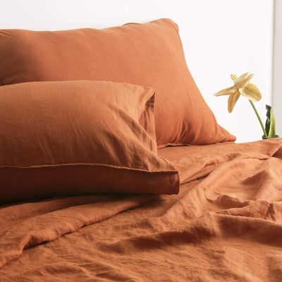 Crear un dormitorio acogedor con nuestro conjunto de toda la temporada de 100% de lino francés de piedra lavada