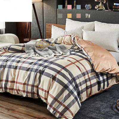 Set de ropa de cama de algodón transpirable y duradero con diseño impreso moderno para un sueño cómodo